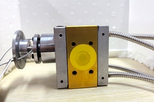 Laboratory small melt-pumps